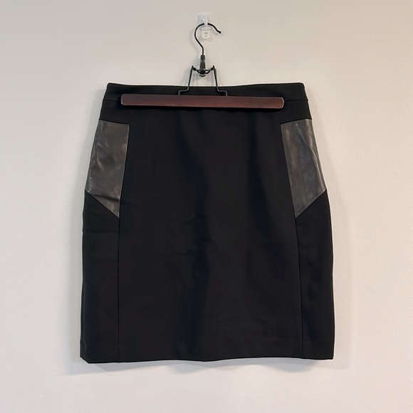NWOT Danier leather black skirt with leather detail. - Picture 1 of 9